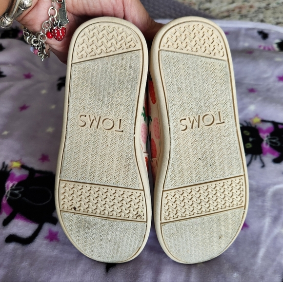 TOMS Kids' Strawberry Print Slip-On Shoes - Cream and Pink - Picture 6 of 7